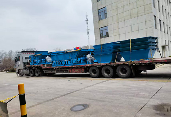 山东矿安机电有限公司九台加长给煤机顺利发往内蒙古鄂尔多斯